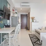 New And Homey Studio At West Vista Apartment By Travelio