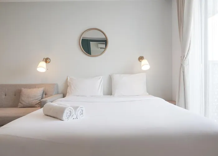 New And Homey Studio At West Vista Apartment By Travelio
