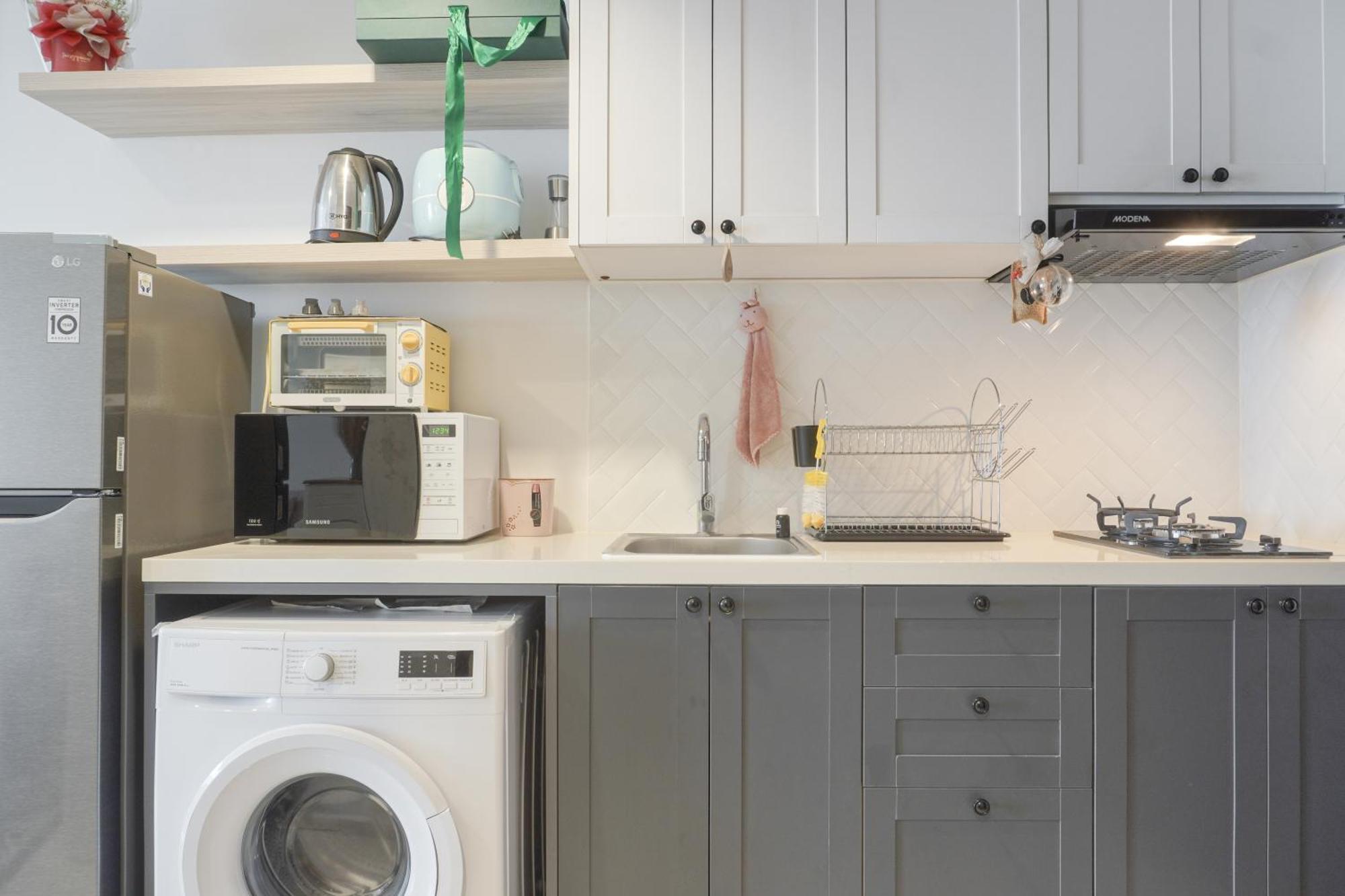 Apartment New And Homey At West Vista By Travelio *