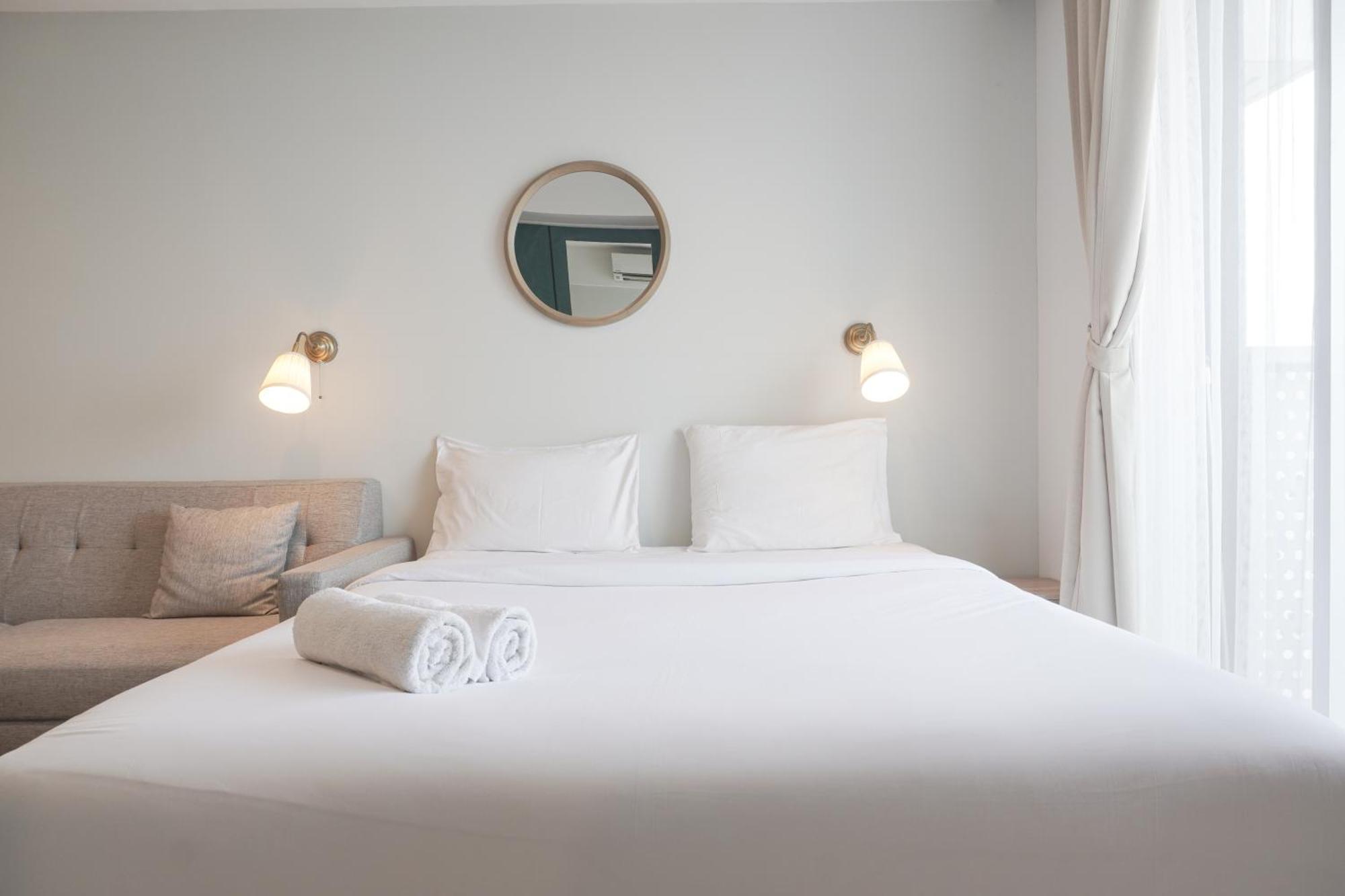 Apartment New And Homey At West Vista By Travelio